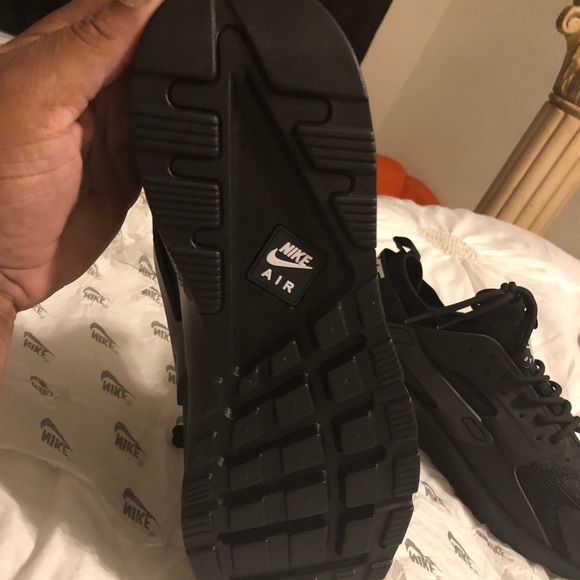 Nike Huaraches - Picture 4 of 5